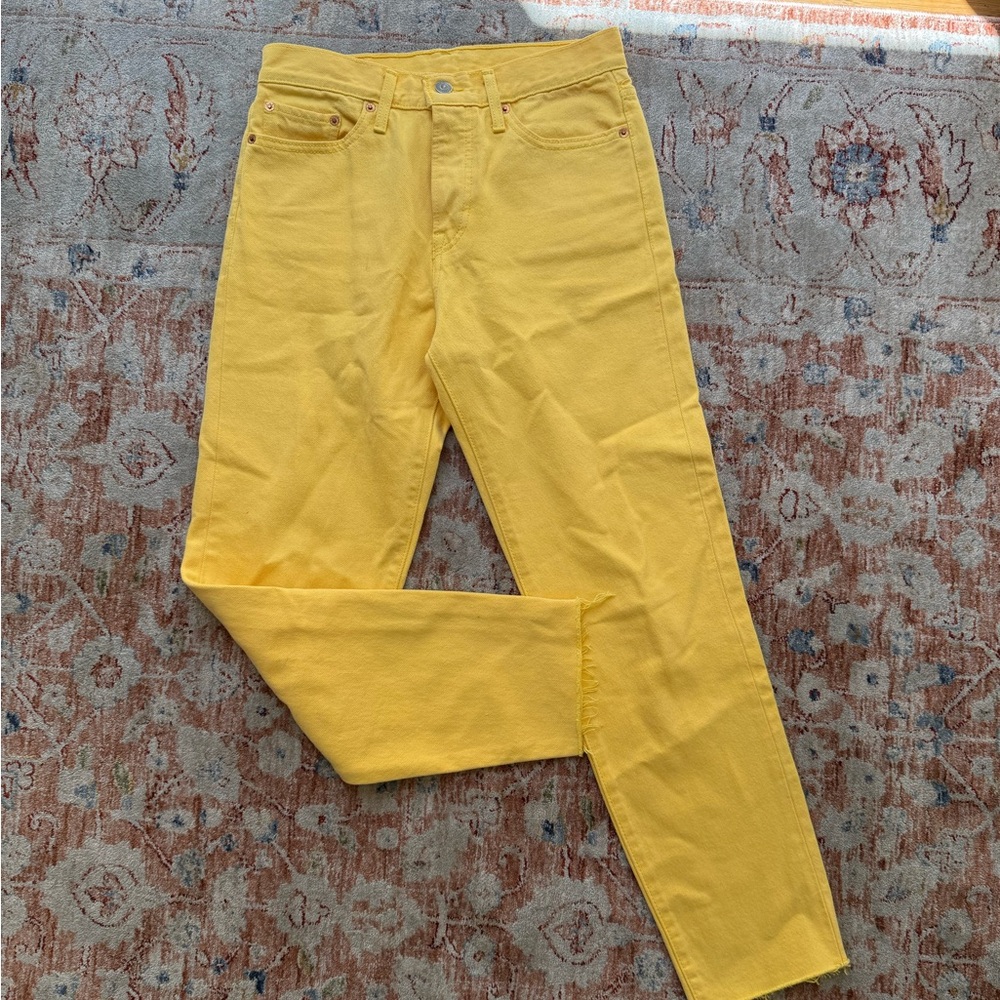 Levi’s Wedgie Icon Yellow